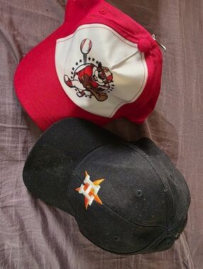 Red Bucces and Black Astros  Kids Baseball Caps – Red/Black